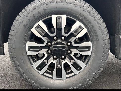 Certified 2024 GMC Sierra 2500 Denali Ultimate image 12