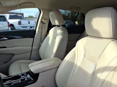 Used 2021 Buick Envision Essence w/ Technology Package I image 28