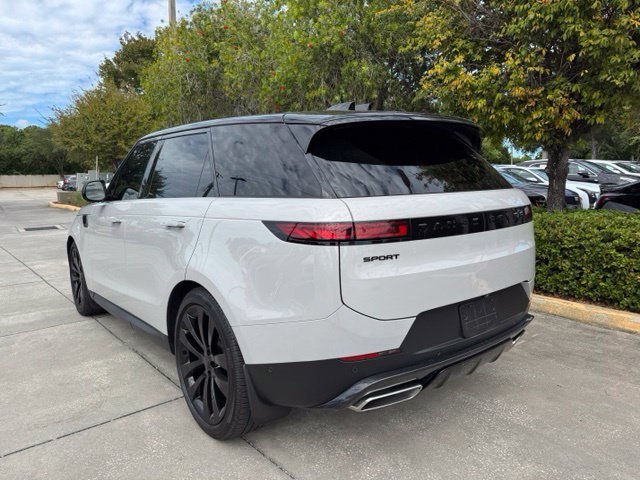 Used 2026 Land Rover Range Rover Sport SE AWD/4WD image 7