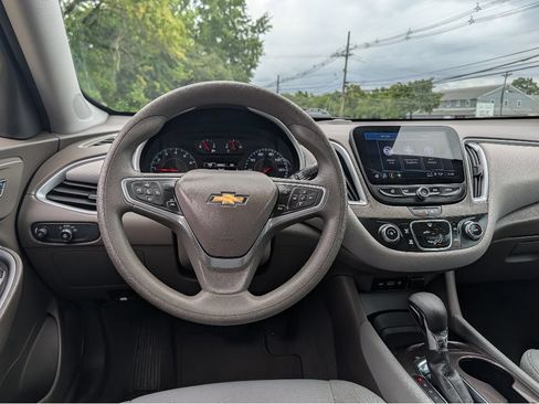 Used 2023 Chevrolet Malibu LS FWD image 27