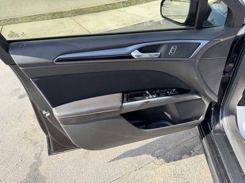 Used 2014 Ford Fusion SE w/ Equipment Group 201A image 12