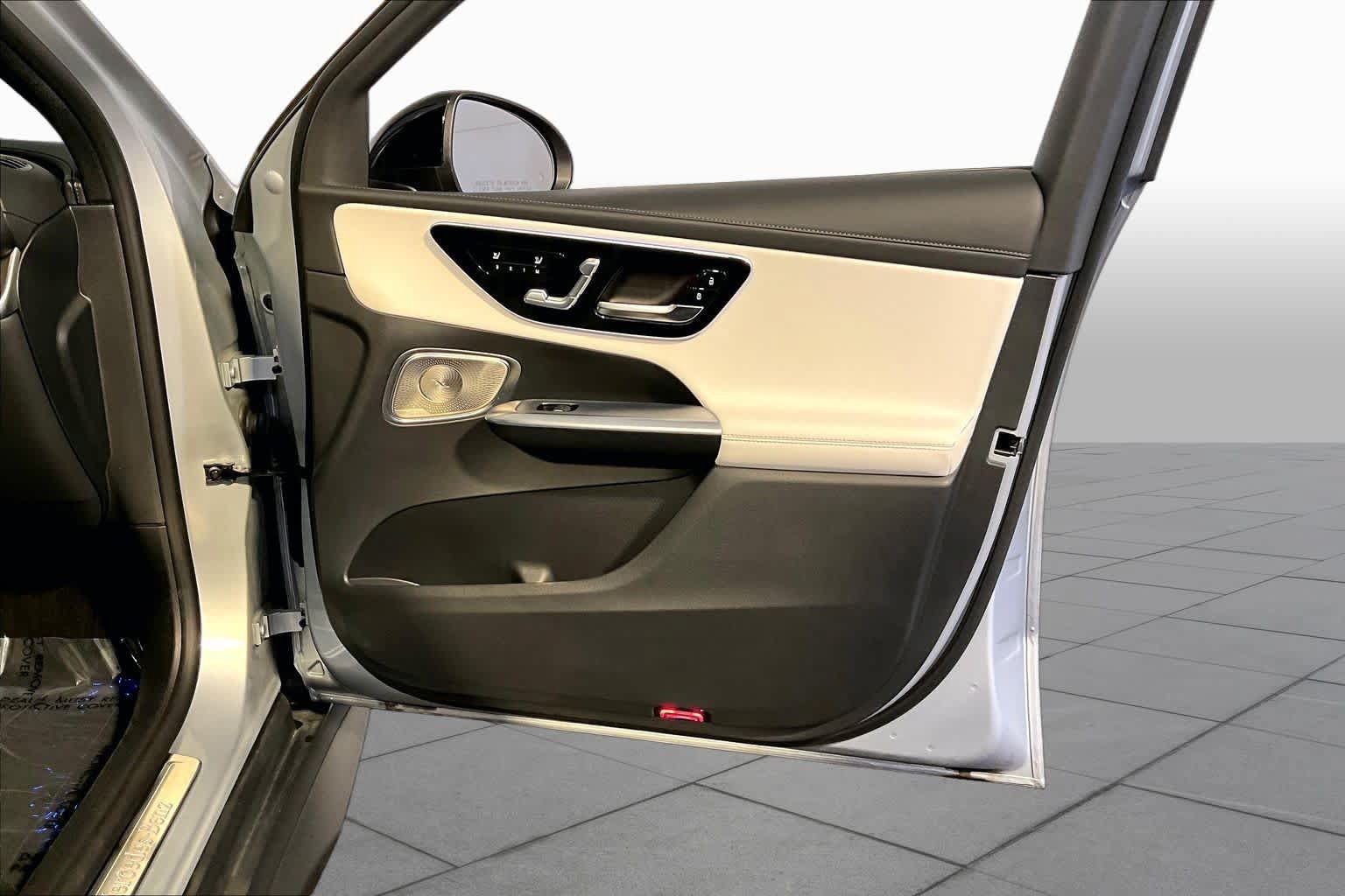 Certified 2024 Mercedes-Benz GLC 300 4MATIC image 23