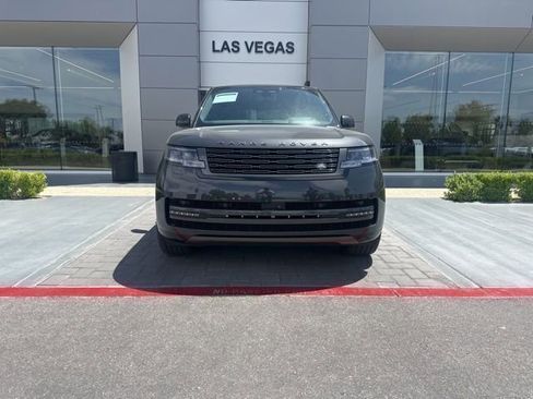 Used 2024 Land Rover Range Rover SE AWD/4WD image 2