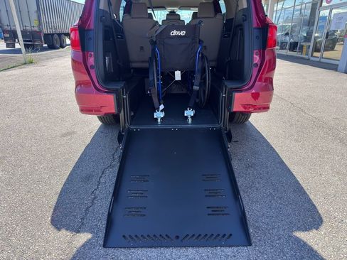 Used 2024 Honda Odyssey EX image 42