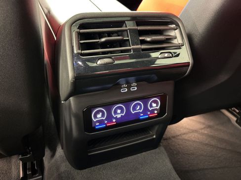 Used 2026 BMW M5 w/ Executive Package image 32