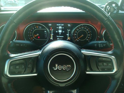 Used 2023 Jeep Gladiator Rubicon w/ LED Lighting Group AWD/4WD image 14