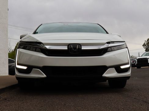 Used 2018 Honda Clarity Plug-In Hybrid image 17