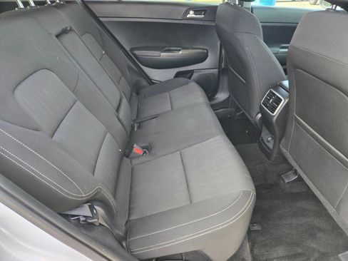 Used 2022 Kia Sportage LX image 16