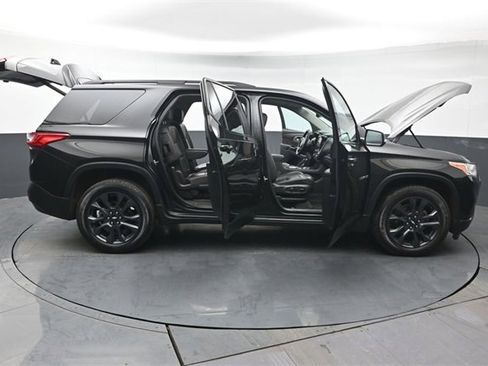 Used 2020 Chevrolet Traverse RS w/ LPO, Floor Liner Package image 51