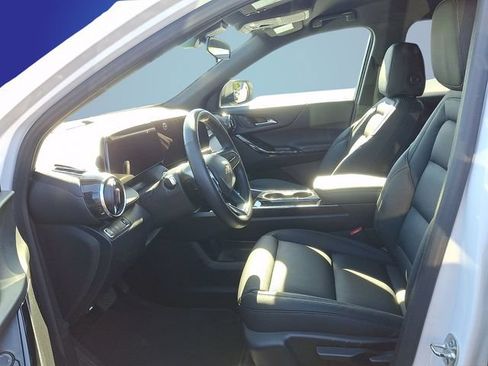 Used 2025 Chevrolet Equinox LT FWD image 7