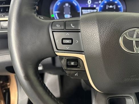 Used 2023 Toyota Crown Platinum image 15