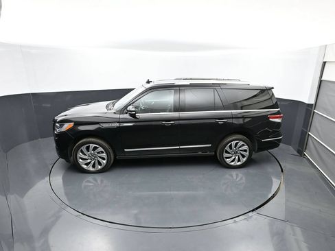 Used 2024 Lincoln Navigator Reserve AWD/4WD image 26