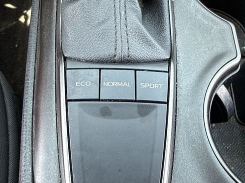 Used 2022 Toyota Camry SE FWD image 20