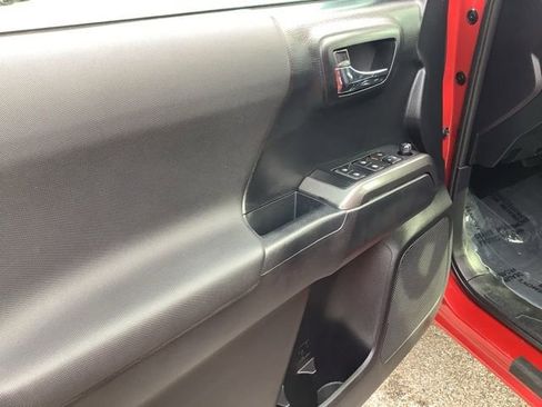 Used 2021 Toyota Tacoma TRD Off-Road AWD/4WD image 16
