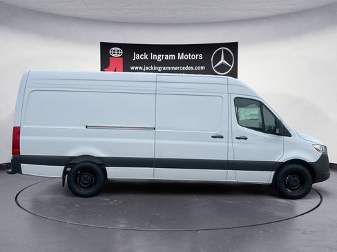 New 2026 Mercedes-Benz Sprinter 2500 image 6