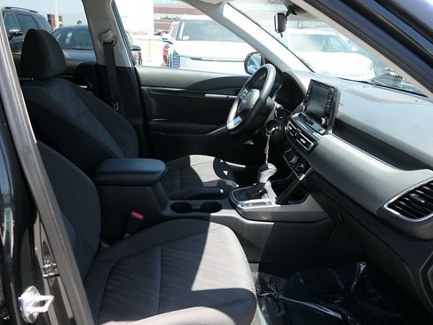 Used 2023 Kia Seltos LX AWD/4WD image 26