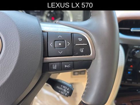 Used 2021 Lexus LX 570 4WD w/ Luxury Package image 30