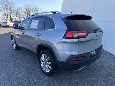 Used 2016 Jeep Cherokee Limited image 5