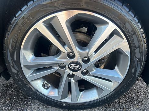 Used 2017 Hyundai Elantra Limited w/ Cargo Package FWD image 12