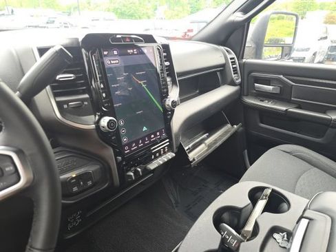 Certified 2025 RAM 2500 Big Horn AWD/4WD image 28