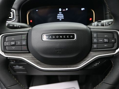 Used 2024 Jeep Wagoneer Series II image 24