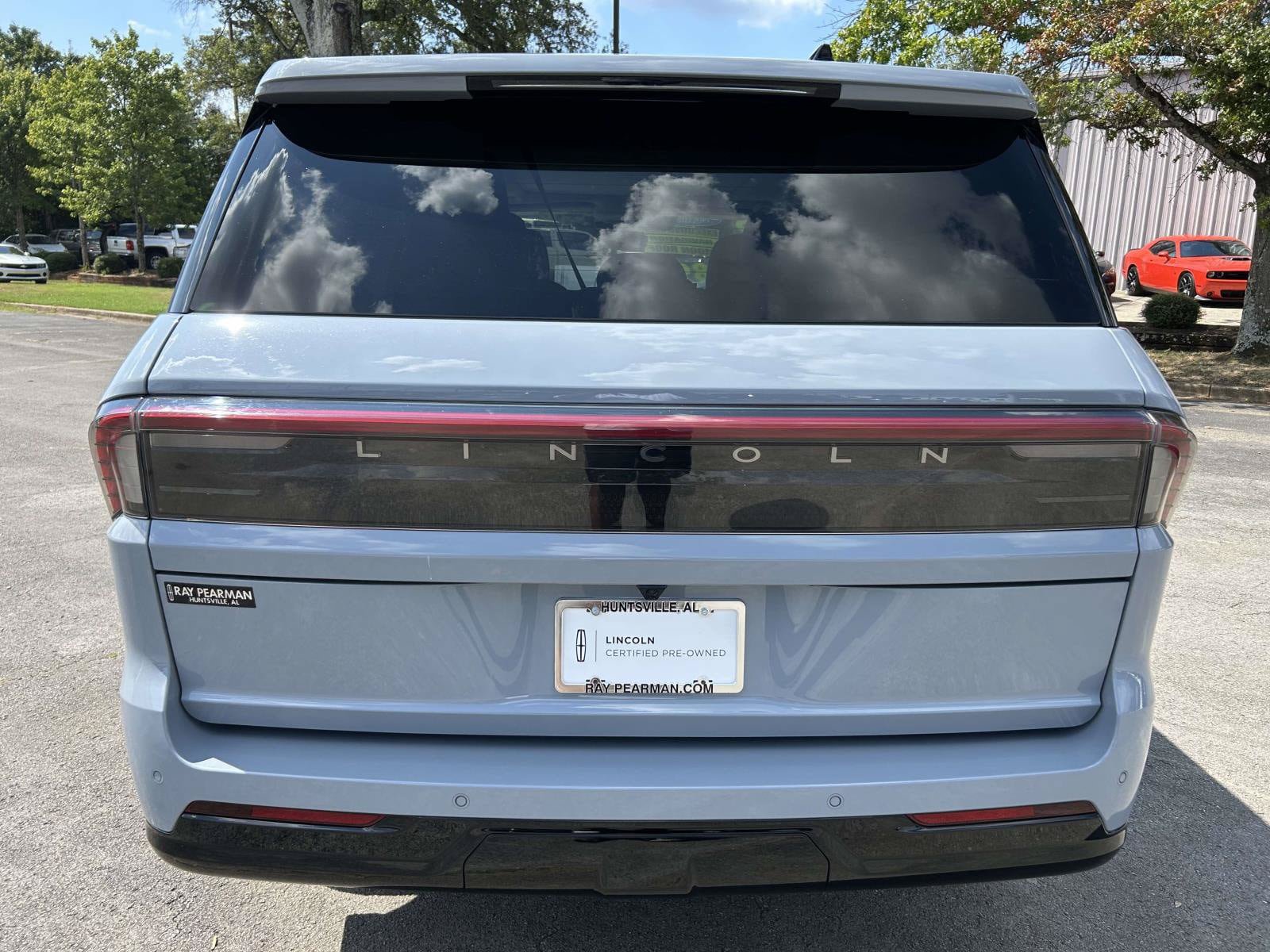 Certified 2025 Lincoln Navigator Reserve AWD/4WD image 6