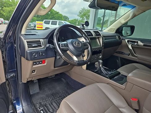 Used 2020 Lexus GX 460 Premium w/ Premium Package AWD/4WD image 39