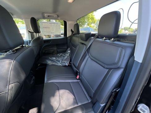 New 2026 Ford Maverick Lariat w/ Black Appearance Package AWD/4WD image 24