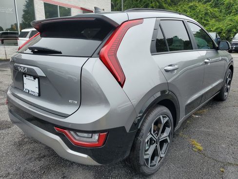 New 2025 Kia Niro SX Touring image 6