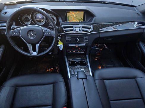 Used 2016 Mercedes-Benz E 350 Sedan w/ Premium Package image 15