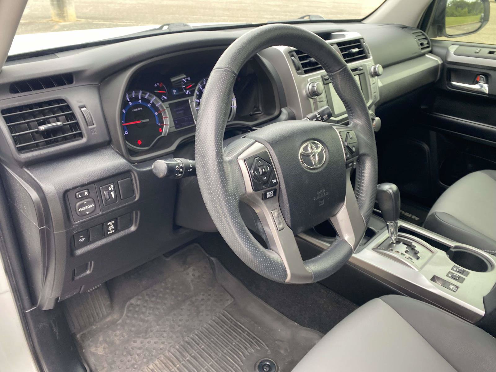 Used 2019 Toyota 4Runner SR5 Premium RWD image 18