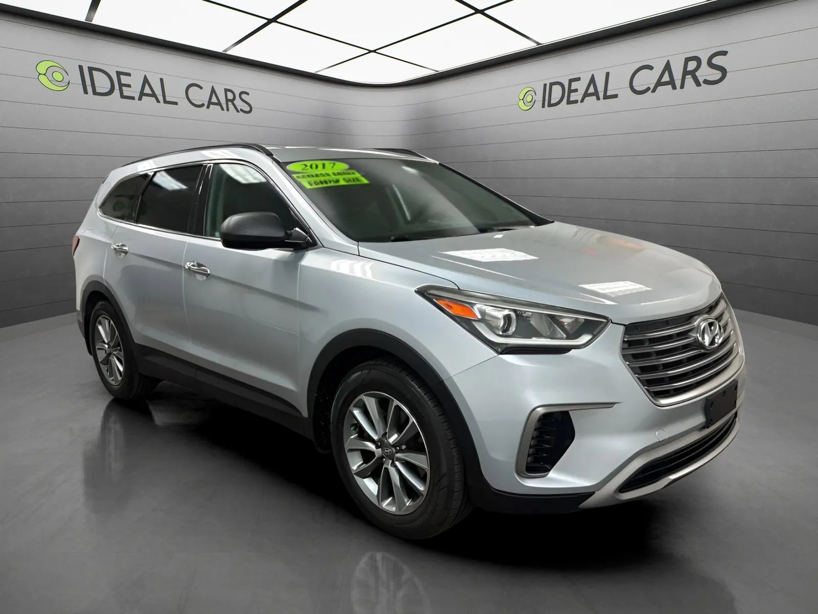 Used 2017 Hyundai Santa Fe SE FWD image 3