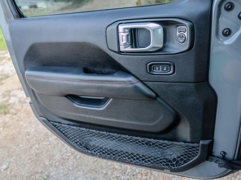 Used 2019 Jeep Wrangler Unlimited Rubicon AWD/4WD image 25