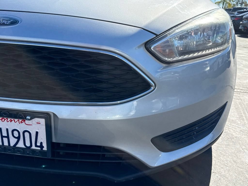 Used 2018 Ford Focus SE FWD image 5