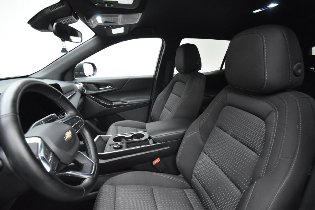 Used 2026 Chevrolet Equinox LT FWD image 8