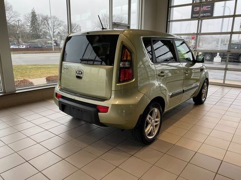 Used 2011 Kia Soul + image 7
