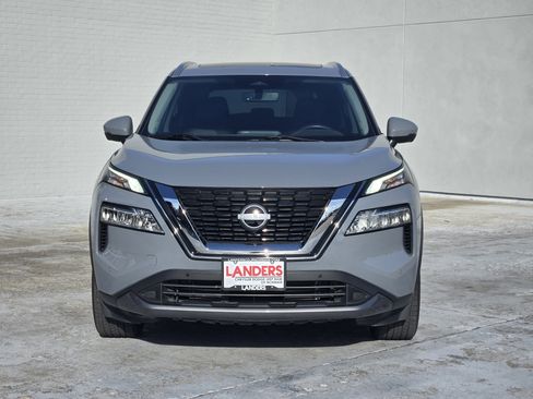 Used 2023 Nissan Rogue SL w/ SL Premium Package image 2