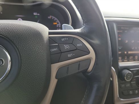 Used 2016 Jeep Grand Cherokee Limited 75th Anniversary image 24