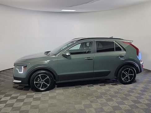Used 2023 Kia Niro EX FWD image 11