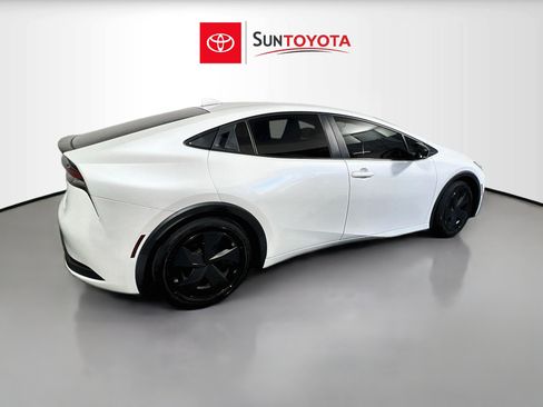 Used 2024 Toyota Prius LE FWD image 4