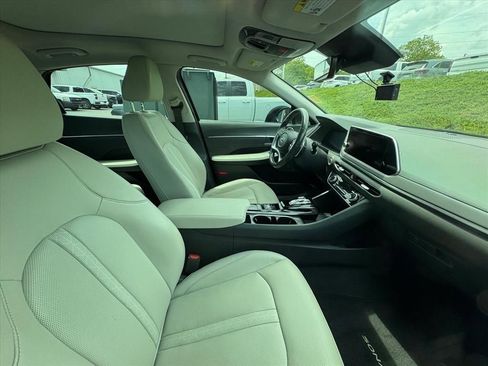 Used 2023 Hyundai Sonata Limited w/ Preferred Accessory Package FWD image 3