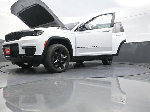 Used 2025 Jeep Grand Cherokee L Limited w/ Black Appearance Package AWD/4WD image 41