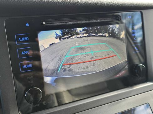 Used 2017 Toyota Sienna XLE image 26