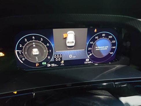 Used 2024 Volkswagen Atlas Peak Edition SE image 9