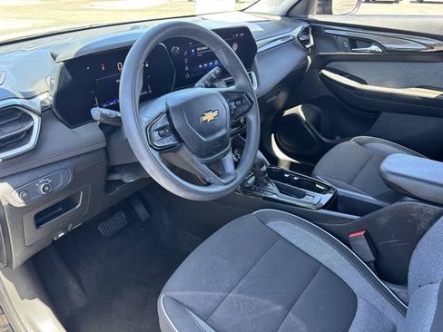 Used 2024 Chevrolet TrailBlazer LS w/ LS Convenience Package AWD/4WD image 18