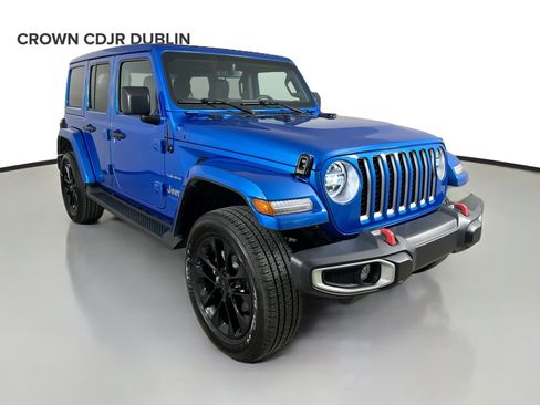 Used 2022 Jeep Wrangler Unlimited Sahara w/ Cold Weather Group AWD/4WD image 3