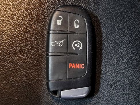 Used 2019 Jeep Grand Cherokee Limited RWD image 32