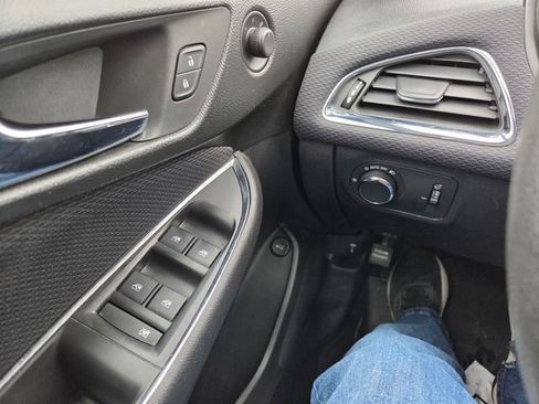 Used 2017 Chevrolet Cruze LT w/ Convenience Package image 25