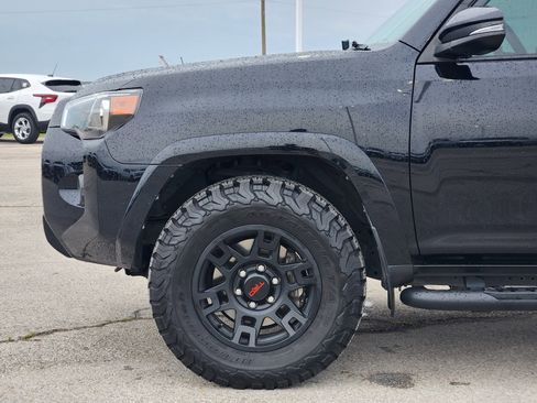 Used 2022 Toyota 4Runner SR5 Premium w/ Moonroof Package AWD/4WD image 9