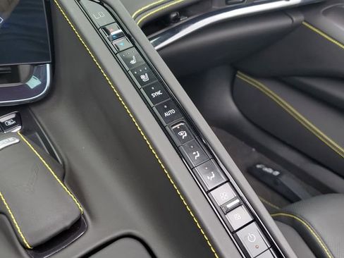 Used 2024 Chevrolet Corvette Stingray Premium Conv w/ Z51 Performance Package RWD image 23